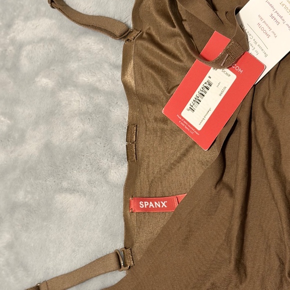 SPANXshape™ Invisible Cami - Picture 4 of 5